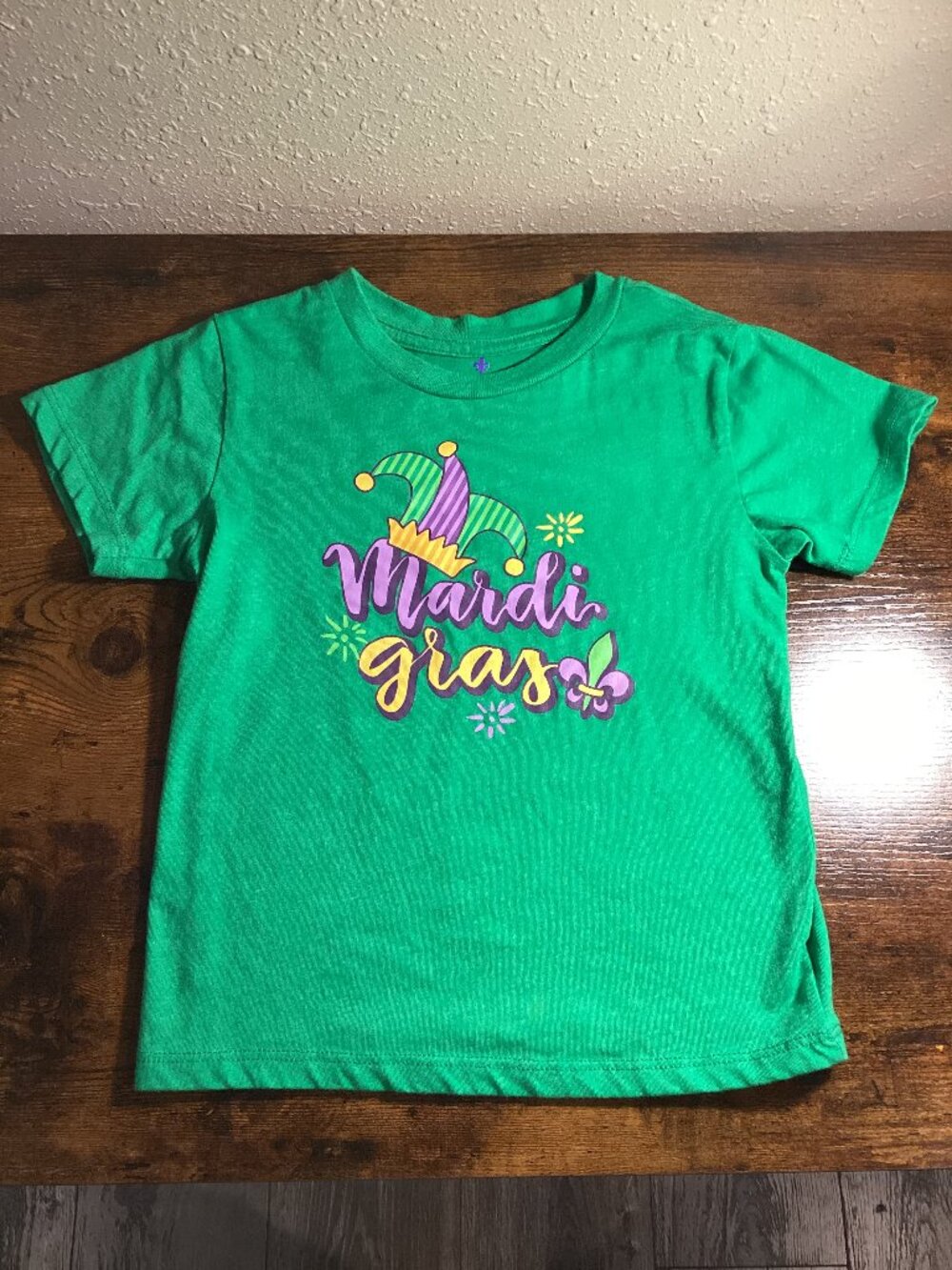 Girls Green Mardi Gras Jester Fleur-de-Lis Graphic T-Shirt